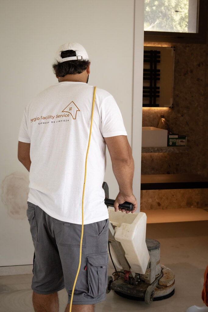 Professional floor cleaning in Marbella by Sergio Facility Service using specialist cleaning equipment.